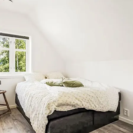 Holmen By Interhome * Bakkasund