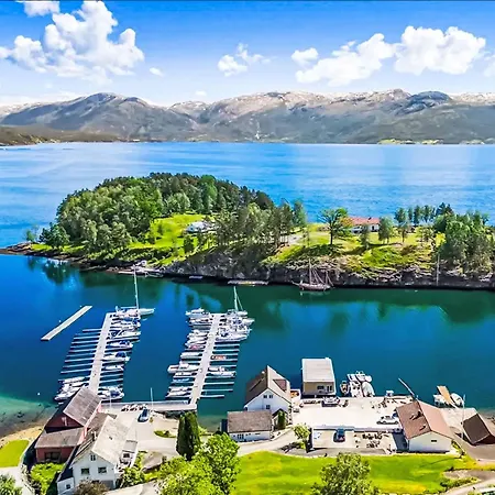 Holmen By Interhome Feriehus Bakkasund